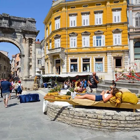 아파트 In - Istrien 27825 풀라